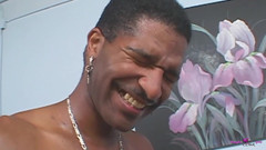 Naughty Black Girls: Hoge hakken klappen verlegen als lieve dame akkoord gaat met...