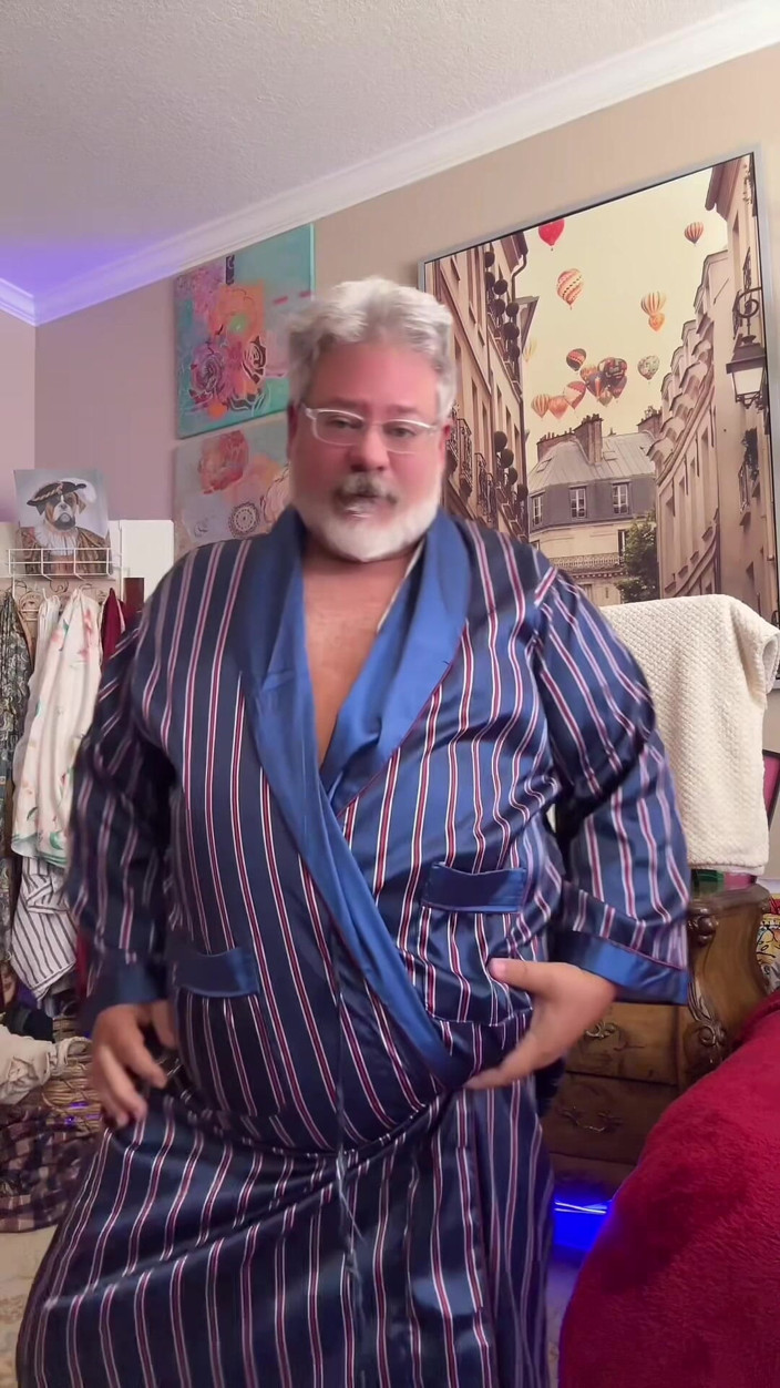Hand-Free-Daddy-Chub: Erotic Naked Fat Man Belly Bear Dancing