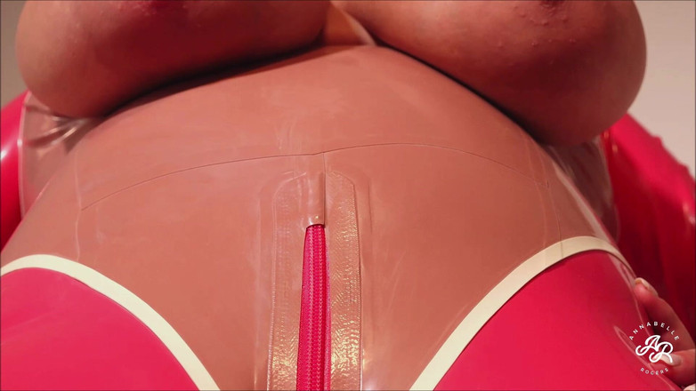 Annabelle Rogers: Latexová paní