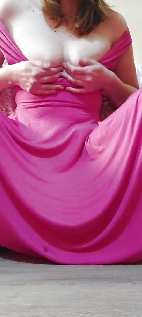 Flor_latina: Nach der party einen dildo auf dem boden ficken