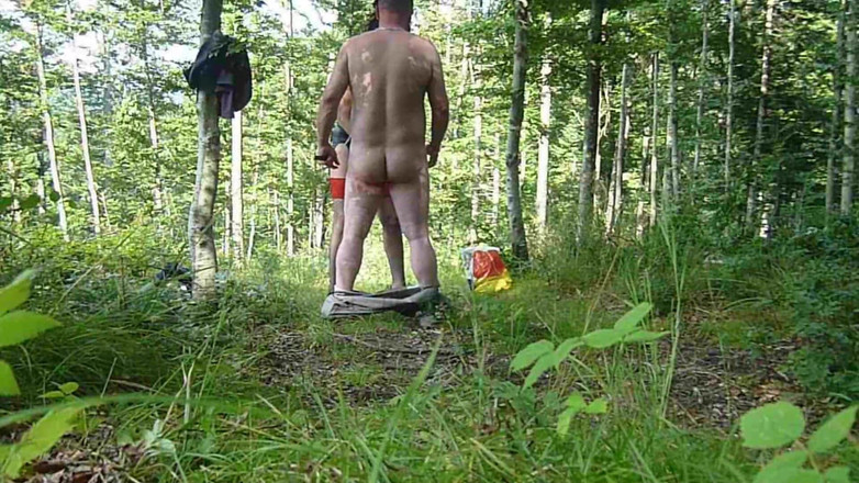 Toilet Mommy: カップルの相互マスターベーション 屋外