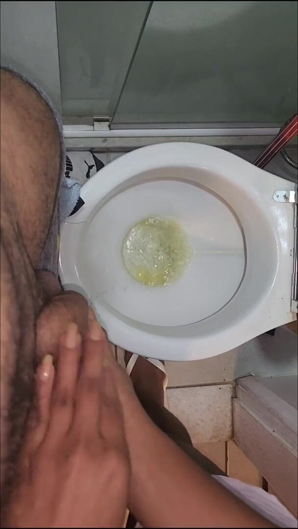 Pietro Montoya: Помогаю моему мужчине писсировать и пробовать мочу 05/25/2023