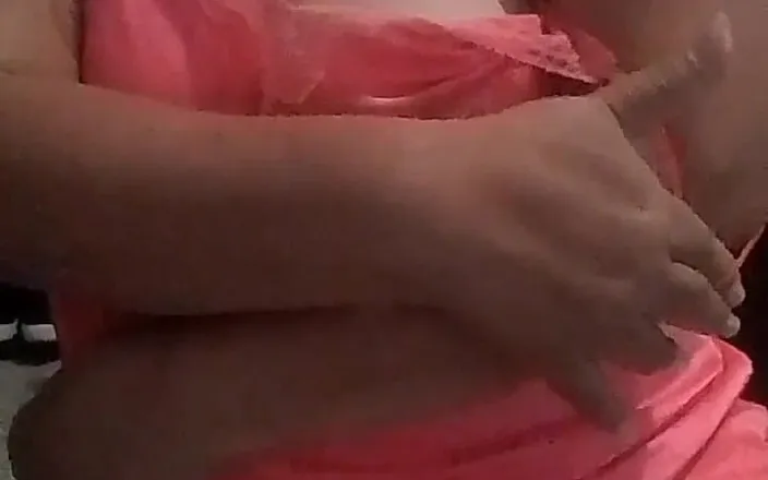Gloryhot69: Horny Grandma