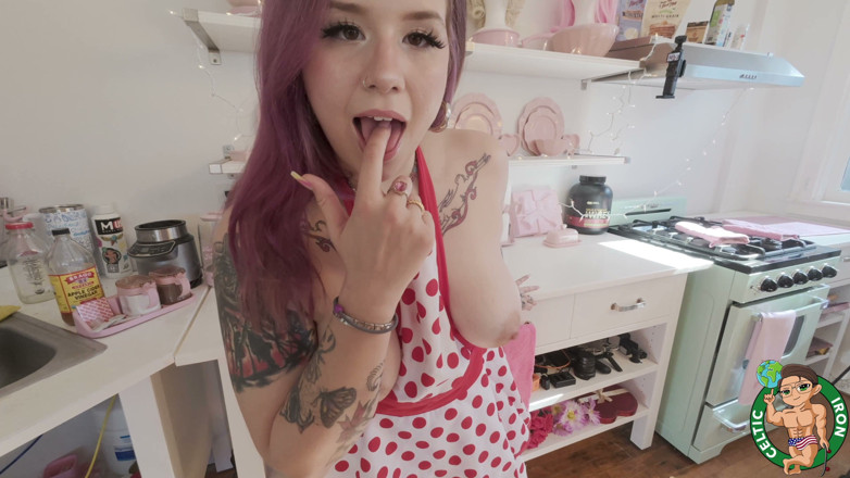Celtic Iron: POV - Spolubydlící Kuchyň creampie Moje těsná kundička