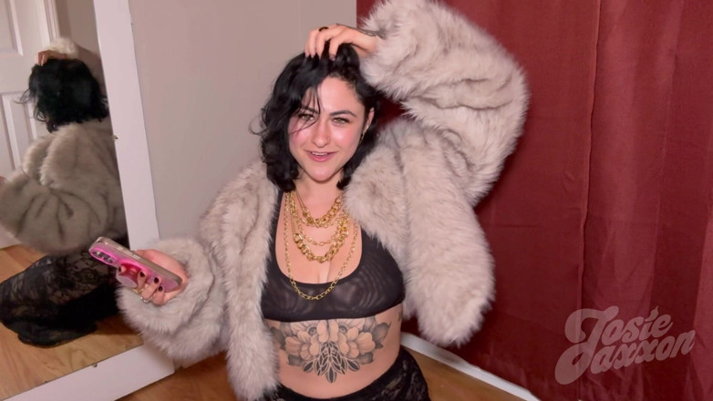Josie Jaxxon: Directors Cut! Butt Plug at a Party
