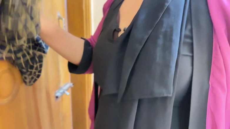 Aria Mia: 大きなお尻のナクルニがお尻を激しく犯された