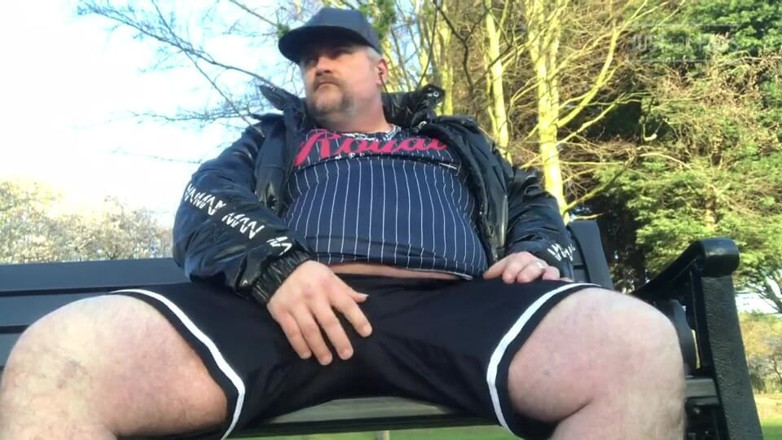B A Bear: Tlustý nevlastní otec dostává můj penis ven