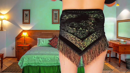 Kitty_Cross: Hotness unleashed: si cewek sange ini lagi asik muasin pantat...