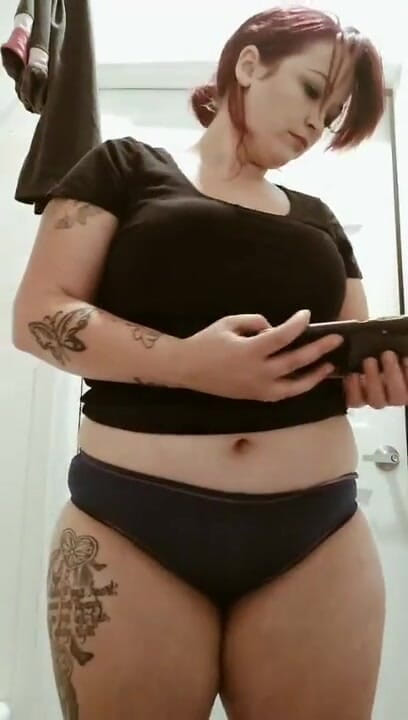 Red Hot Randii: Fetish perut awek montel