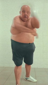 你正站在 Bubba Wrestle 面前！
