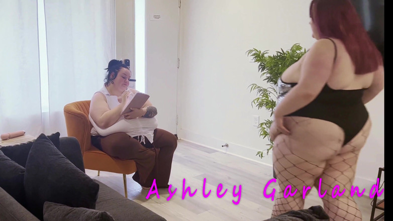 Real Plump Lesbians: SSBBW巨乳レズビアンダンス誘惑