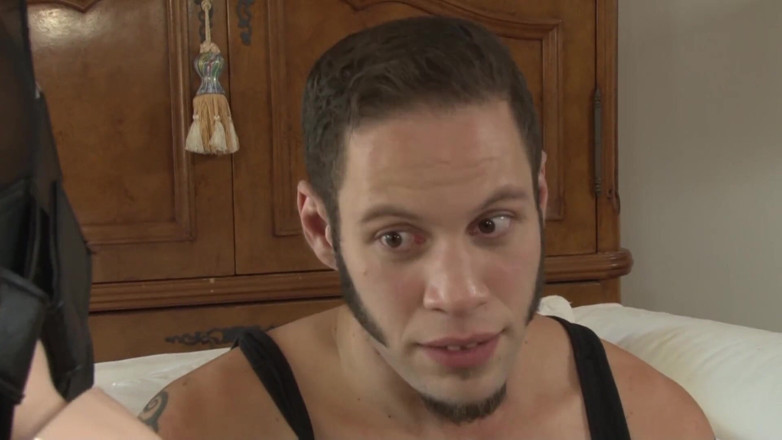 Dirty male dom, femdom, spanking and pegging vids: Блондинка фемдом робить пеггінг своєму рабу, перш ніж він трахає і кінчає на її круглу дупу