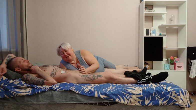 Zona901: 継母は私が口の中でイくのが大好きです