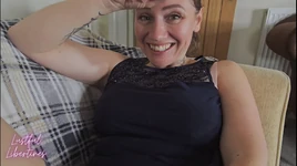 Adik tiriku yang dewasa pengen dientot sama teman kencan di pesta natalnya