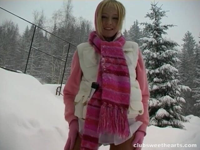 SkinnySweetHearts: Lesley fa piacere alla sua figa