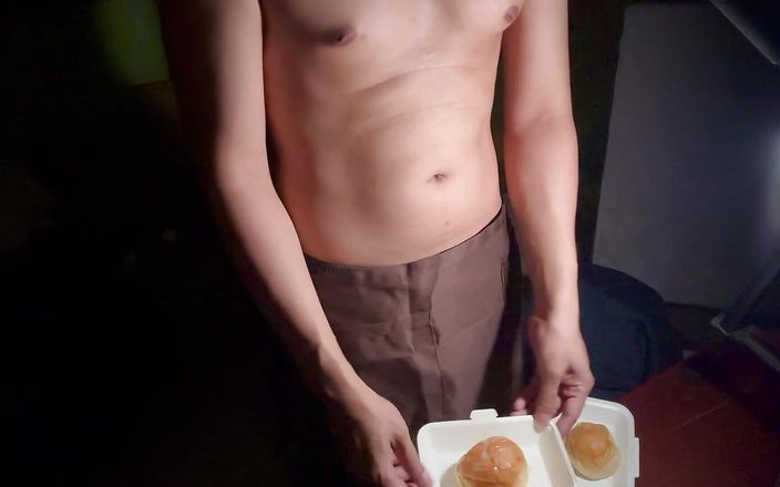 SinglePlayerBKK: Ragazzo della pasticceria munge il cazzo