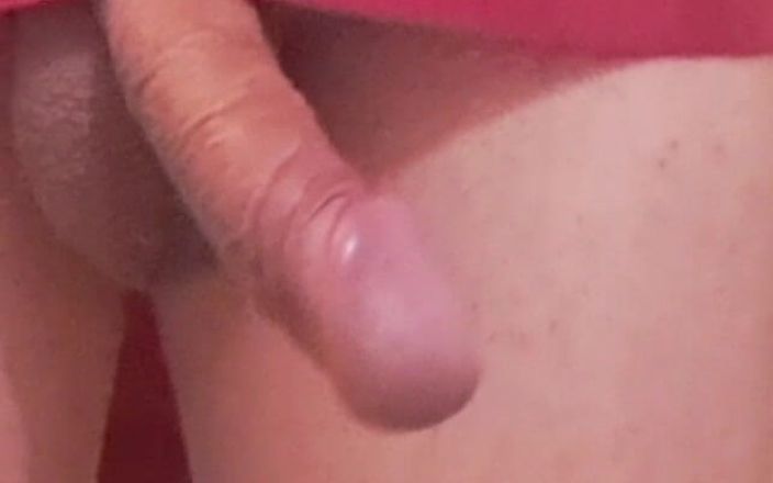 covo_sissy_cross: Saya belajar berjalan dalam kasut tumit dan saya miang untuk...