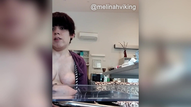 Melinah Viking: Làm tình tại nhà với tôi