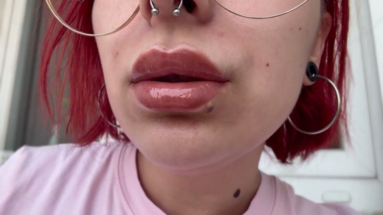 lanalovacutie: Lipgloss ke saath dhoomrapaan kloj ap