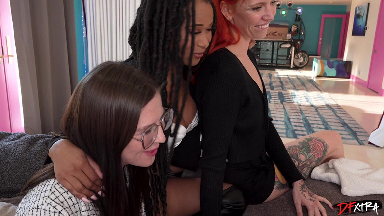 Dogfart Network: Gangbang exibicionista de Erin Everheart