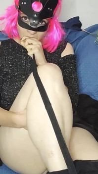 Moje maska kundičky mě dělá tak zlobivou! Teď se dotýkám sama sebe