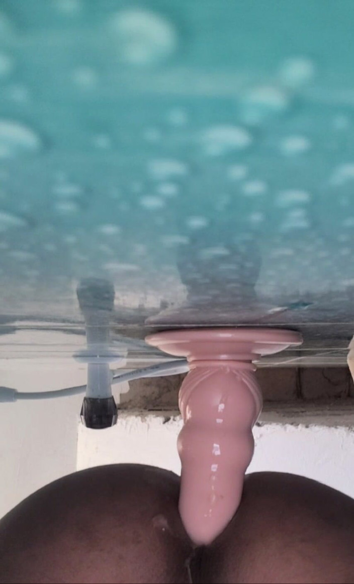 King6: 배고픈 후장을 따먹는 6인치 딜도