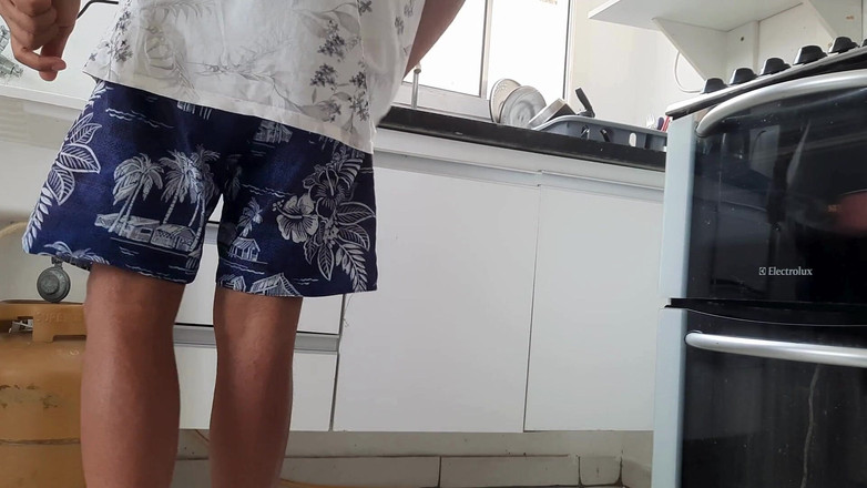 UtopianHumor507: Generála pustil ke svému příteli poté, co mu ten předvedl...