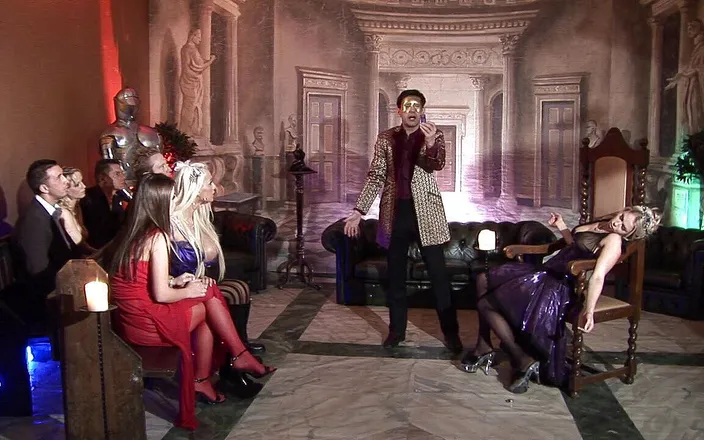 Im Bored lets Orgy: Freaky group of people decided to have a wild orgy