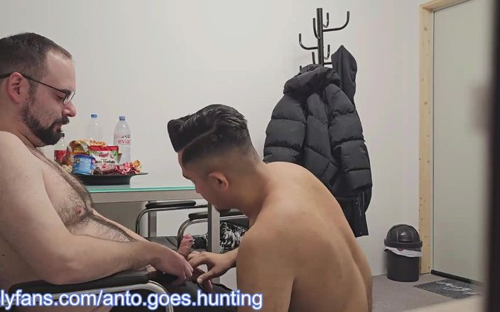 Anto goes hunting: Không bị kiểm duyệt- David, một chàng trai ngẫu nhiên...