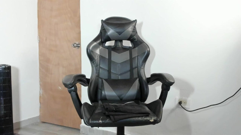 Leo J: Penetração do Dildo em Missionária Latina