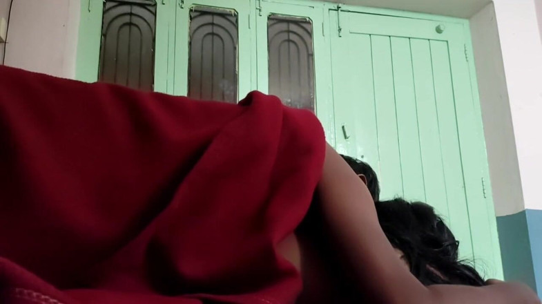Hindiaudioadda1: Sexo anal debaixo do cobertor
