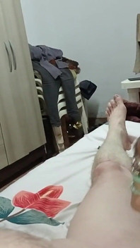 बड़े स्तनों और काले बाल वाली बहुत कामुक है और उसे सेक्स की दैनिक खुराक की जरूरत है