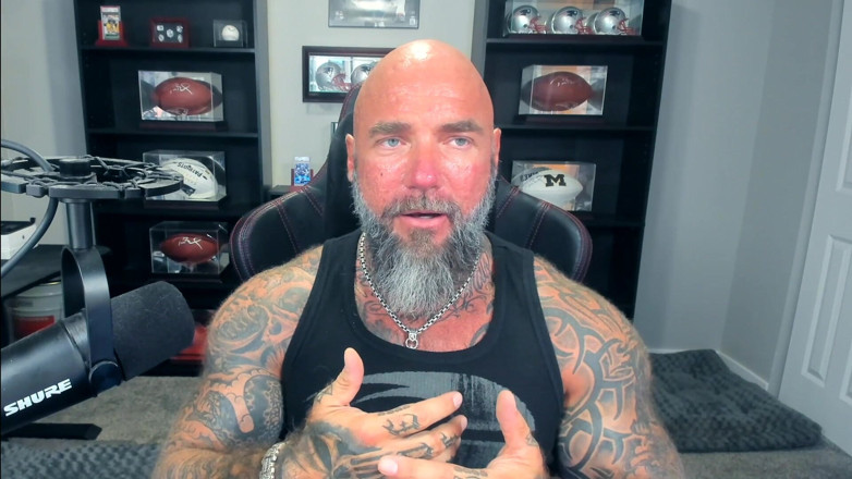 Raw and Uncensored with Masculine Jason: Intimidation à la fac et en ligne
