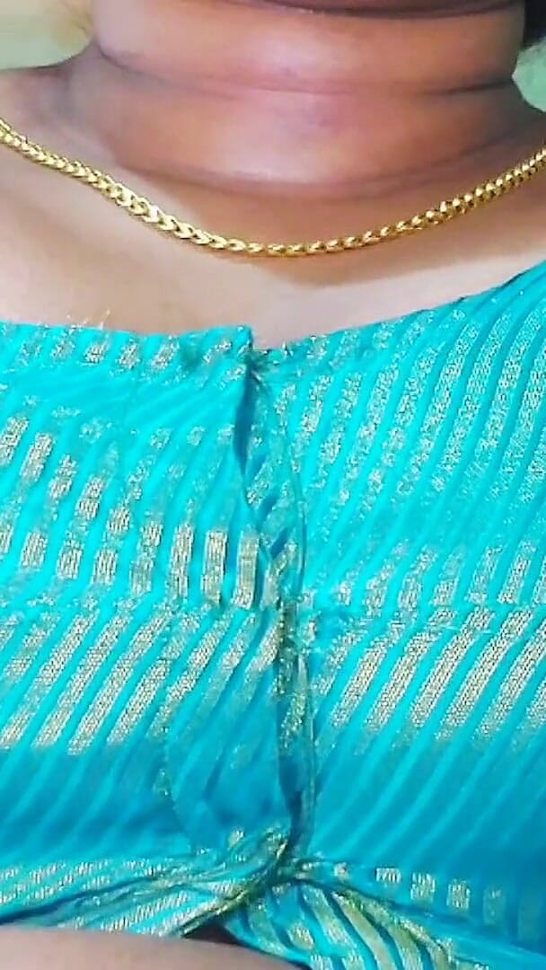 Desi Mohini: Yeni teyzenin sürtük amcığı yeni bölüm 1