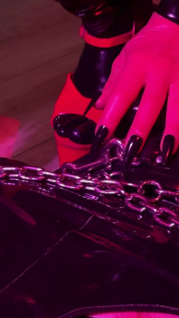 Cauciuc & Ava Fetișart Dă Perv o labă cu picioarele în latex, partea 1