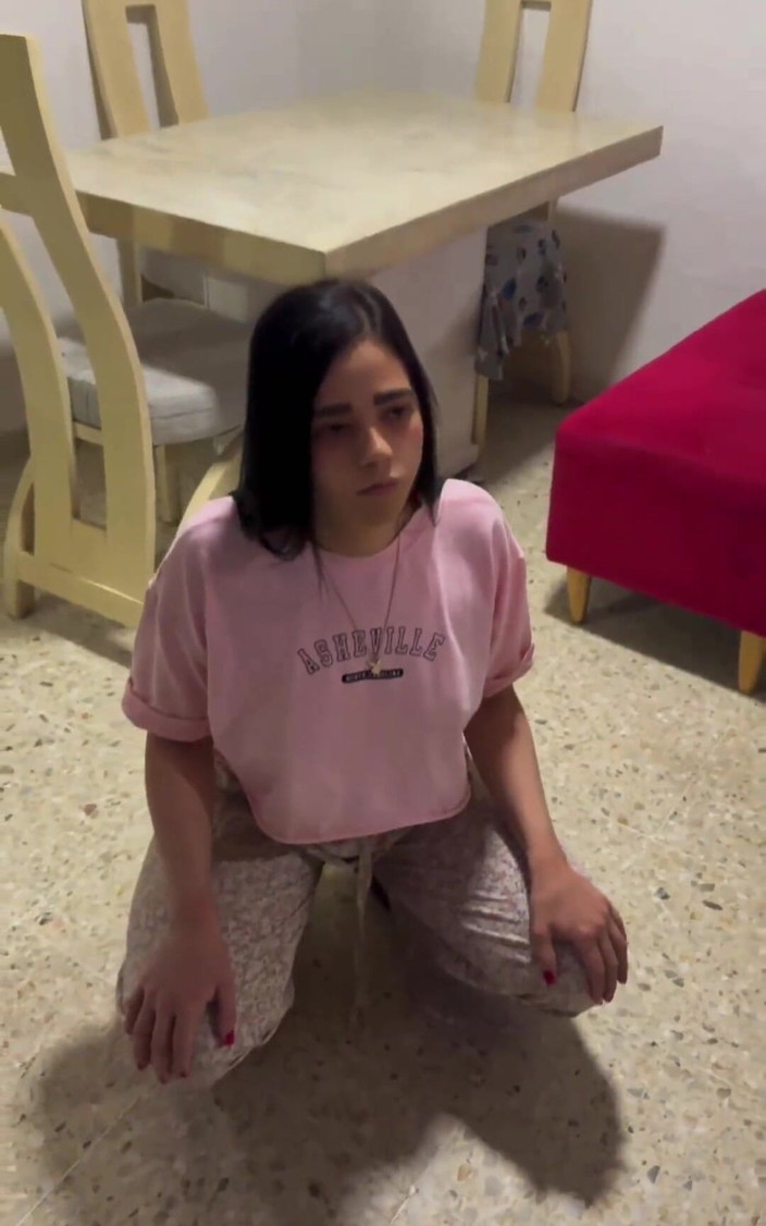 Crisanto999: Awek berusia 18 tahun dalam lucah pertamanya