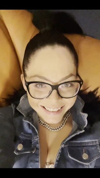 Shione Cooper: Aku lagi di rumah