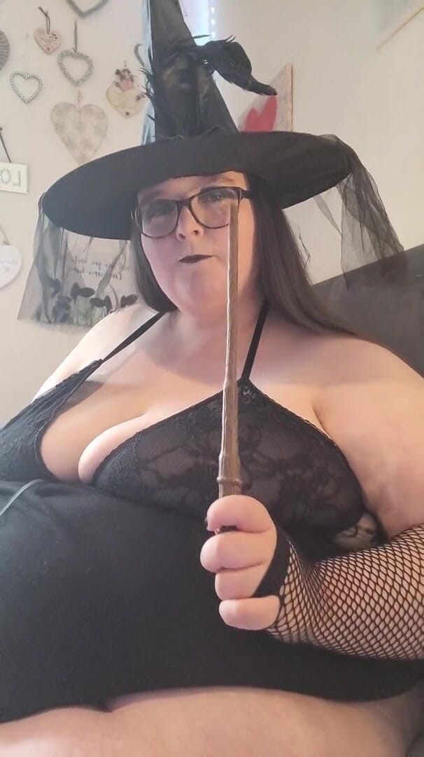 SSBBWLadyBrads: Fat witch goals cosplay