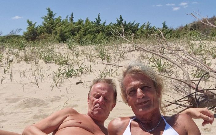 Gigi and David: Nudist beach stripchat sex show gigindave shemale flickvän offentlig möte...
