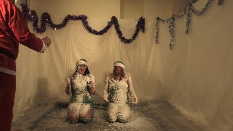 Gunked up girls: Krismas sendiri Lola dan Jodie Snow