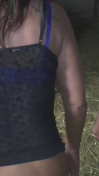 Milf tedesca scopata all'aperto