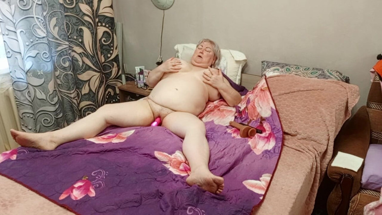 Zona901: 바이브레이터로 보짓물 가득한 보지를 자위하는 여친