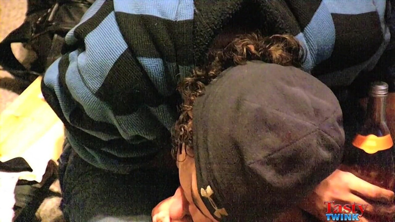 Tasty Twink: Prsty na nohou