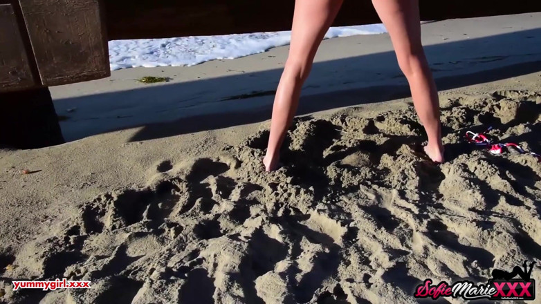 Sofie Marie: Sofie Marie xxx - milf Sofie Marie mama en la playa...