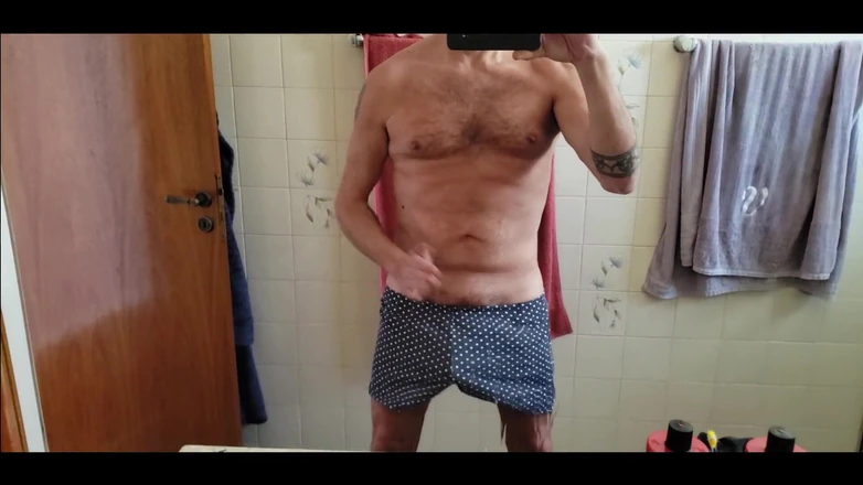 BBIG: Humilhando E Mijando Na Pia