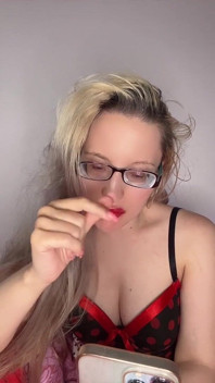 Meine tussi, große rote lippen und meine lippenstiftkraft
