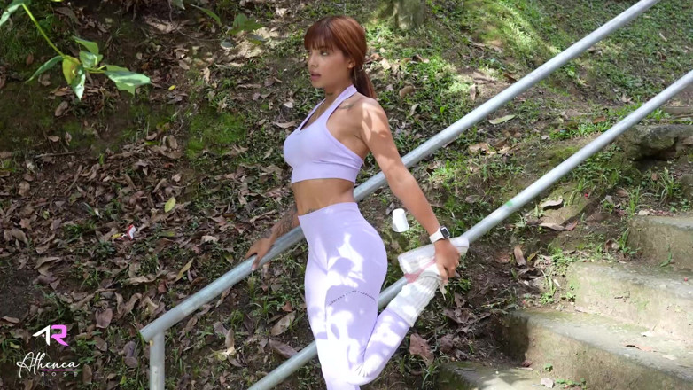Athenea Rose: สาวตัวเล็กเย็ดควยดำยักษ์ของคนแปลกหน้าที่เจอในสวนสาธารณะ - Athenea Rose &amp; Brandon Cruz