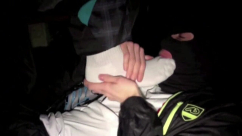 Sneaker Sex Kinky: Penghinaan melampau dalam kasut fetish
