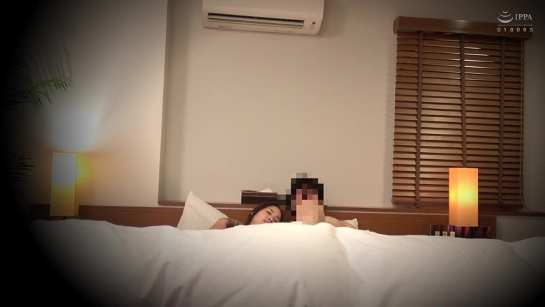 Raptor Inc: 리얼 주부 사건 - 러브 호텔 영상 - 음란한 일이 계속되면서 섹스 냄새가 방을 가득 채웁니다.