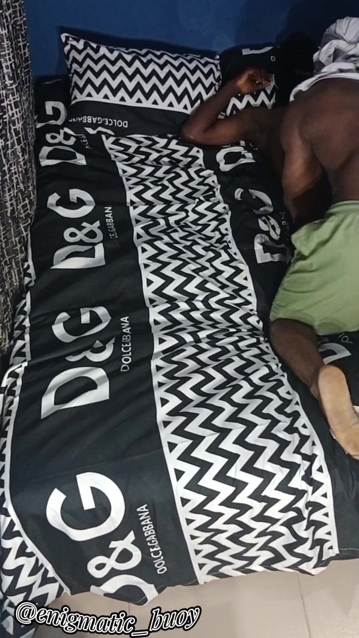 Enigmatic Buoy: Cum mi-am prins fratele vitreg futându-se cu cel mai bun...